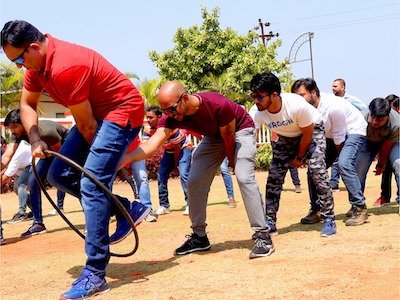 Outdoor Team Building, Team Building, Indoor Team Activity, Outdoor Team Building, Employee Team Building, Icebreakers, Mystery Puzzles, Challenges, Day Activities, Office Activity Days, Corporate Retreats, Treasure hunts, Water Team Building, Corporate Family Day, Corporate Event